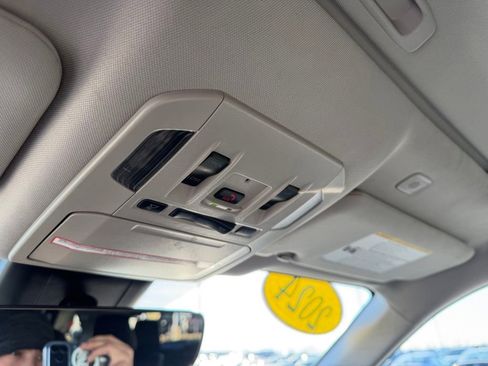 Used 2024 Toyota Highlander XLE image 40