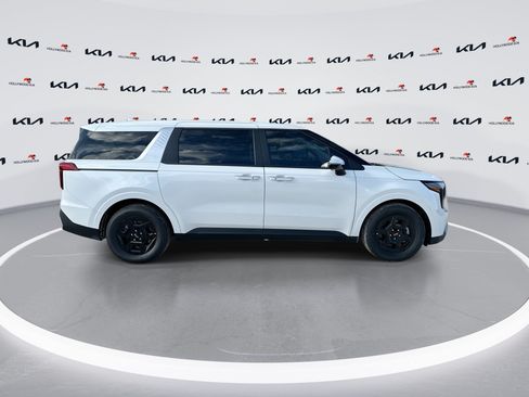 New 2026 Kia Carnival LX FWD image 9