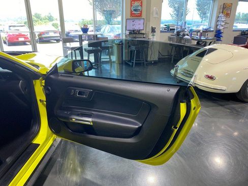 Used 2021 Ford Mustang GT RWD image 18