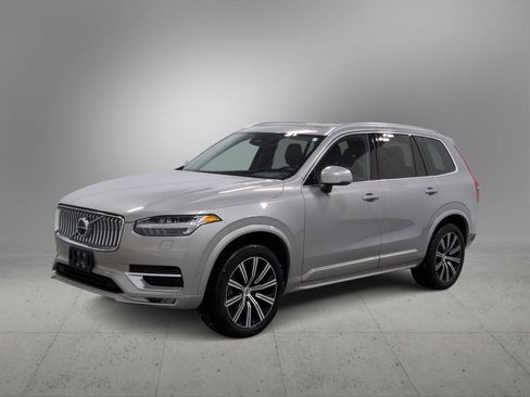 Used 2024 Volvo XC90 B5 Plus image 4