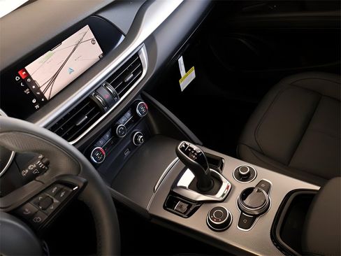 New 2025 Alfa Romeo Stelvio Sprint image 21