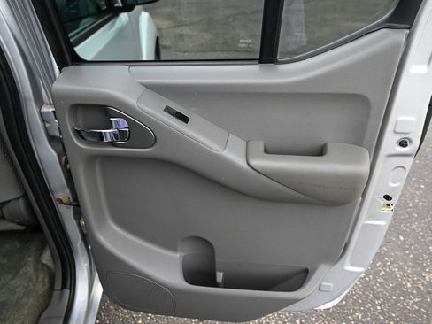 Used 2018 Nissan Frontier SV AWD/4WD image 29