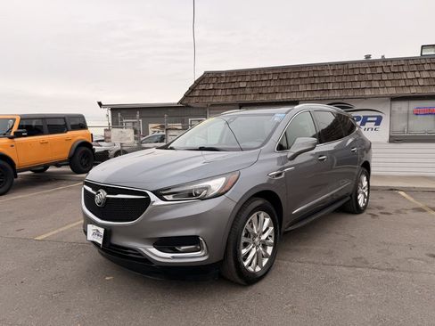 Used 2020 Buick Enclave Premium w/ Sun and Sites Package image 3