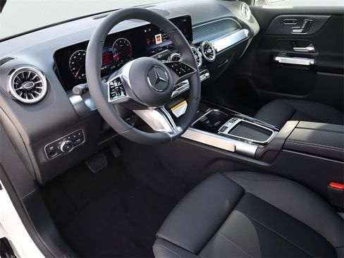New 2026 Mercedes-Benz GLB 250 4MATIC image 36