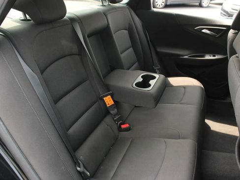 Used 2019 Chevrolet Malibu LT FWD image 18
