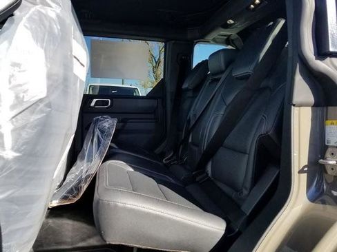 New 2025 Ford Bronco Badlands AWD/4WD image 18