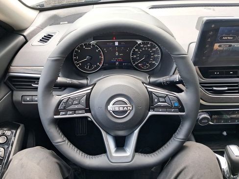 New 2025 Nissan Altima 2.5 SL image 15