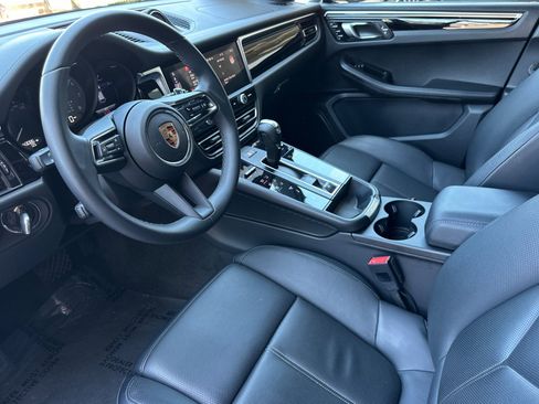 Certified 2024 Porsche Macan S AWD/4WD image 4