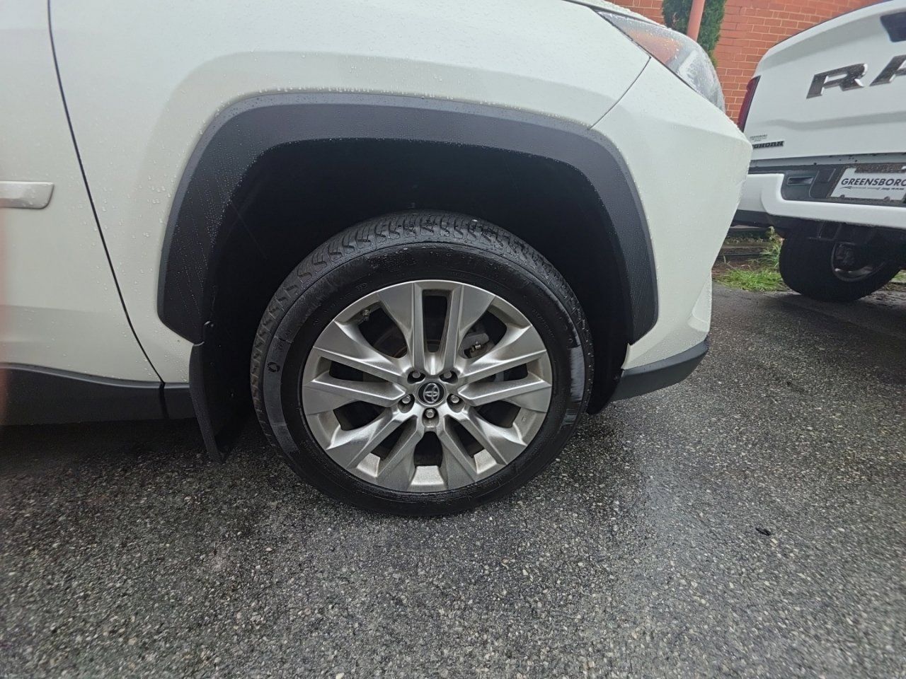 Used 2019 Toyota RAV4 Limited w/ Cold Weather Package AWD/4WD image 9