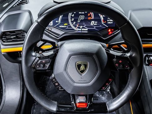 Used 2022 Lamborghini Huracan EVO image 14