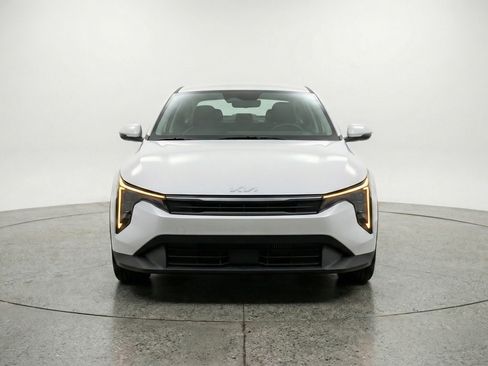 Used 2025 Kia K4 LXS image 2