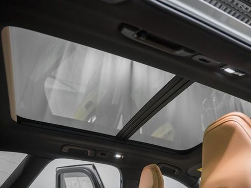 Used 2022 Volvo XC60 B5 Inscription w/ Climate Package image 32