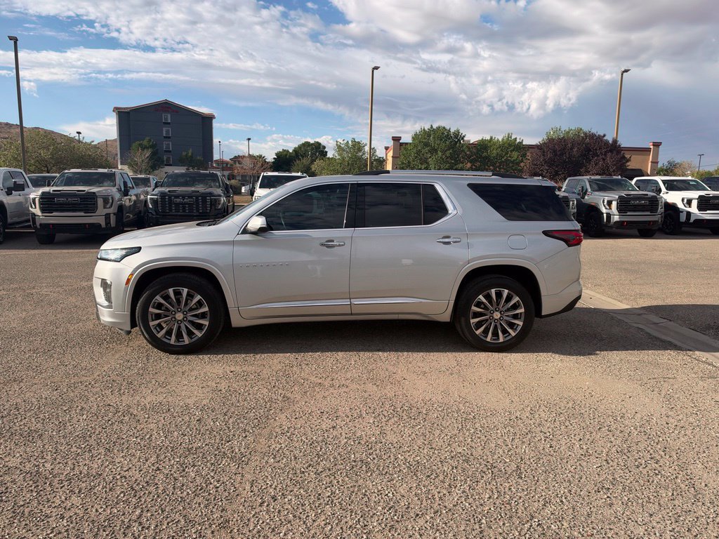 Used 2022 Chevrolet Traverse Premier FWD image 8