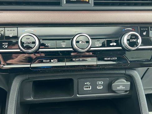 Certified 2023 Honda Pilot Elite image 28