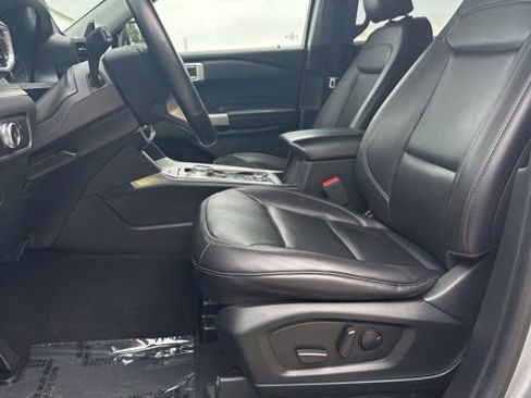 Used 2023 Ford Explorer XLT w/ Equipment Group 202A AWD/4WD image 42