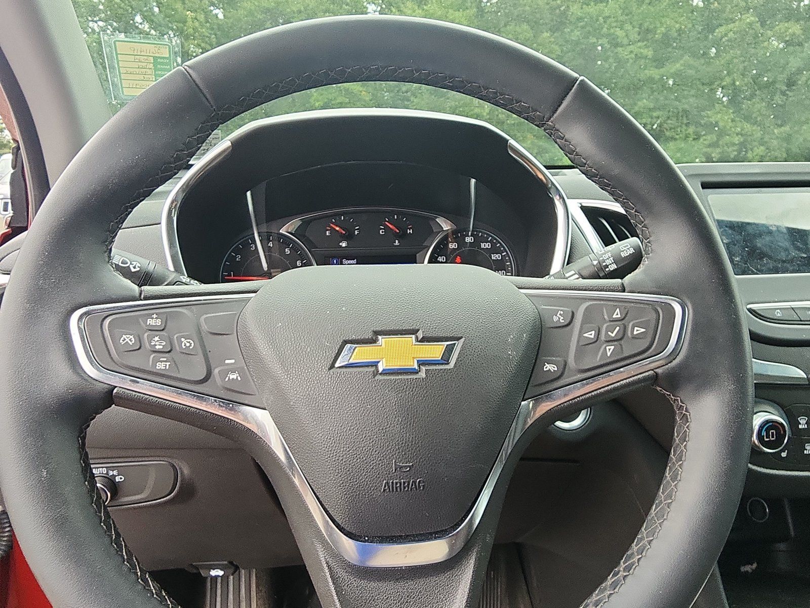 Used 2024 Chevrolet Equinox LT FWD image 12
