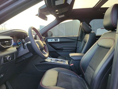 Certified 2023 Ford Explorer ST-Line w/ Class IV Trailer Tow Package image 16