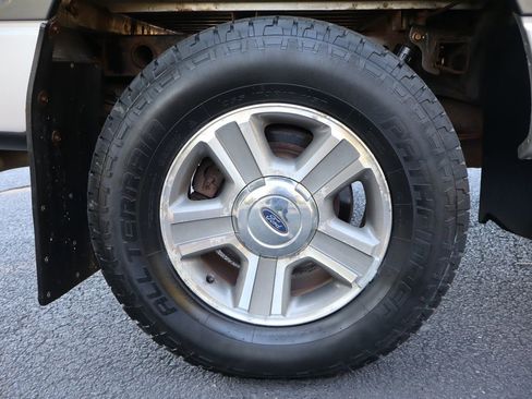 Used 2005 Ford F150 XLT image 41