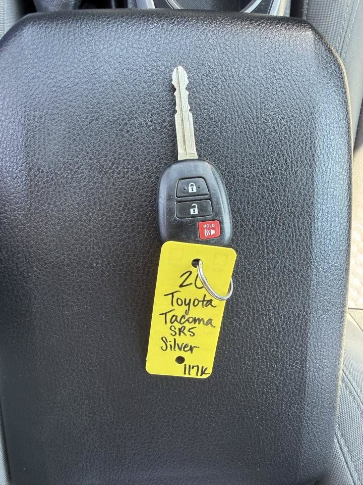 Used 2020 Toyota Tacoma SR5 RWD image 43