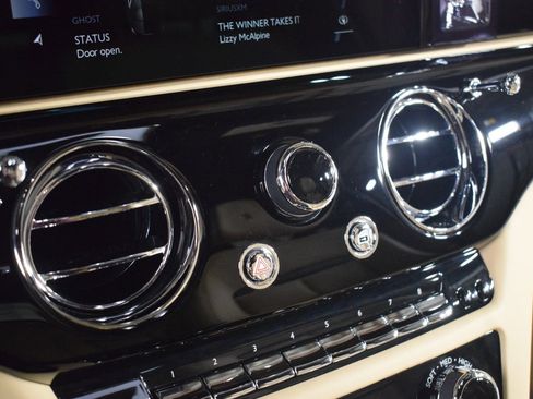 New 2026 Rolls-Royce Ghost AWD/4WD image 32