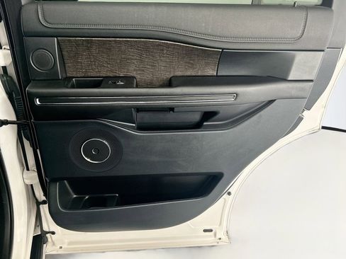 Used 2019 Ford Expedition Limited w/ Equipment Group 301A AWD/4WD image 26