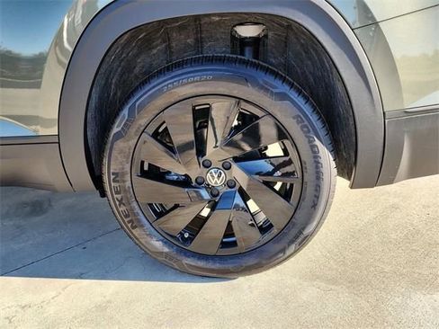 New 2026 Volkswagen Atlas SE FWD image 28