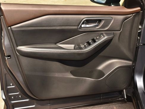 Used 2021 Nissan Rogue SV w/ Premium Package image 35