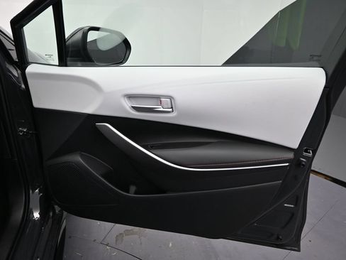 Used 2025 Toyota Corolla SE FWD image 8