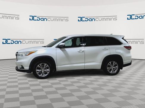 Used 2015 Toyota Highlander Plus AWD/4WD image 6