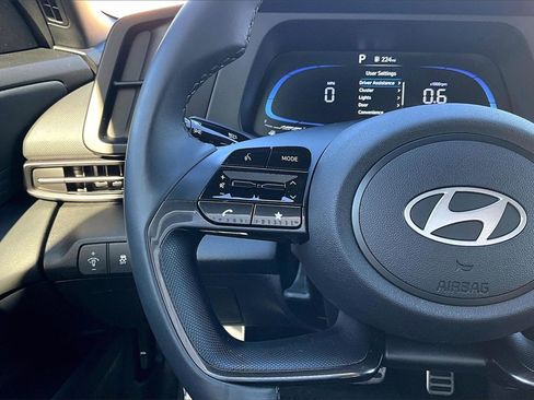 Certified 2025 Hyundai Elantra Sport image 18