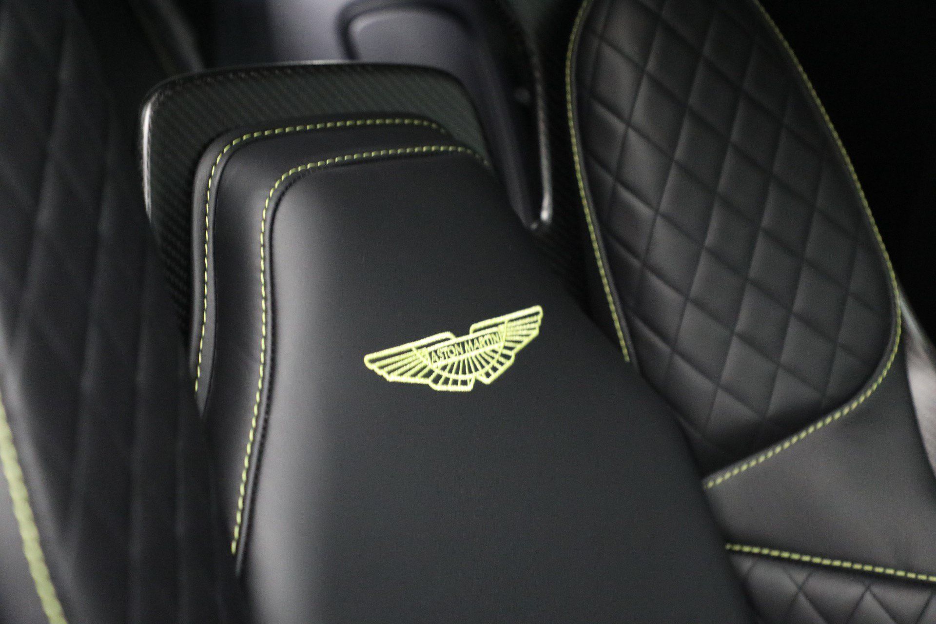 Used 2023 Aston Martin DBS Coupe RWD image 36