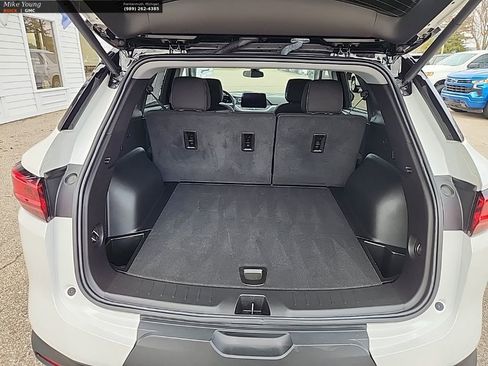 Used 2023 Chevrolet Blazer LT w/ Convenience Package image 9