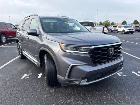 Used 2025 Honda Pilot Touring image 15