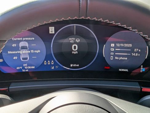 New 2025 Porsche Macan Turbo Electric image 16