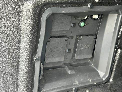 Used 2022 Ford F150 Lightning Lariat AWD/4WD image 45