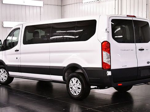 Used 2025 Ford Transit 350 XLT RWD image 5