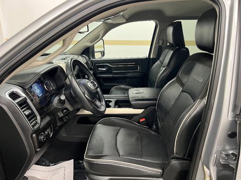 Used 2024 RAM 3500 Laramie AWD/4WD image 9