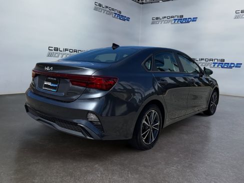 Used 2023 Kia Forte LXS w/ LXS Technology Package image 5