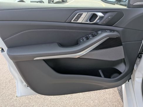 New 2026 BMW X5 xDrive40i w/ M Sport Package image 11