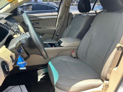 Used 2017 Ford Taurus SE FWD image 28
