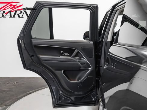 Used 2024 Land Rover Range Rover SE image 37