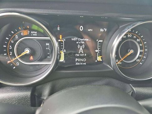 Used 2021 Jeep Wrangler Unlimited Sahara AWD/4WD image 13