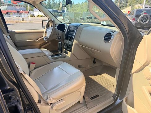 Used 2007 Ford Explorer XLT AWD/4WD image 23