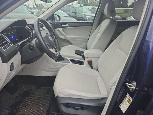Used 2023 Volkswagen Tiguan SE image 10