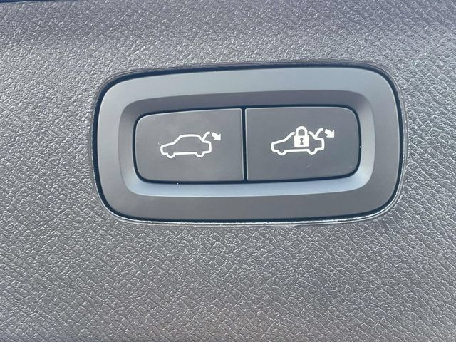 Certified 2024 Volvo XC90 B6 Plus w/ Protection Package Premier AWD/4WD image 11