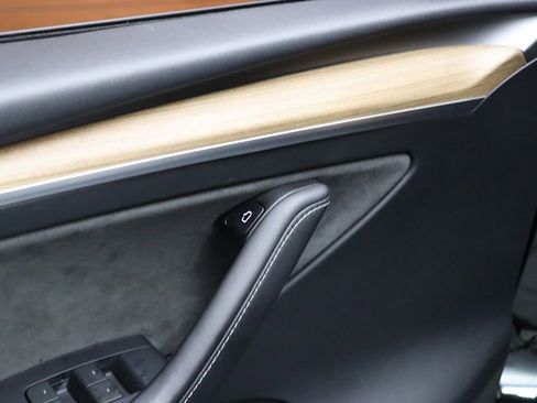 Used 2023 Tesla Model Y Long Range image 49