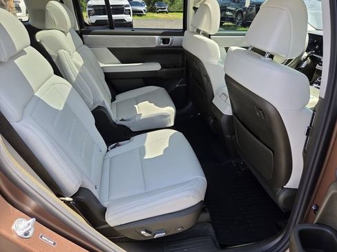 Used 2025 Hyundai Santa Fe Calligraphy FWD image 16