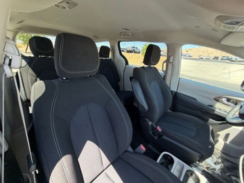 Used 2023 Chrysler Voyager LX FWD image 14