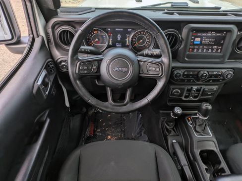 Used 2021 Jeep Wrangler Unlimited Sport image 17