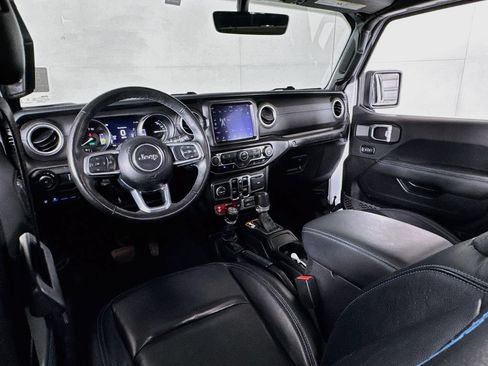 Used 2023 Jeep Wrangler Unlimited Rubicon 4xe w/ Cold Weather Group AWD/4WD image 31